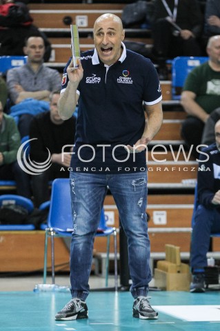  18.03.2018 RZESZOW <br />SIATKOWKA LIGA SIATKOWKI KOBIET LSK 2017/2018 WOMEN VOLLEYBALL POLAND POLISH LEAGUE <br />MECZ DEVELOPRES SKYRES RZESZOW - CHEMIK POLICE <br />N/Z MARCELLO ABBONDANZA - I TRENER ( HEAD COACH ) SYLWETKA ZLOSC EMOCJE <br /> 