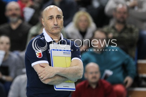  18.03.2018 RZESZOW <br />SIATKOWKA LIGA SIATKOWKI KOBIET LSK 2017/2018 WOMEN VOLLEYBALL POLAND POLISH LEAGUE <br />MECZ DEVELOPRES SKYRES RZESZOW - CHEMIK POLICE <br />N/Z MARCELLO ABBONDANZA - I TRENER ( HEAD COACH ) SYLWETKA <br /> 