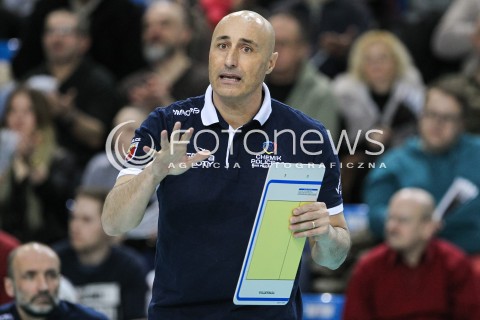  18.03.2018 RZESZOW <br />SIATKOWKA LIGA SIATKOWKI KOBIET LSK 2017/2018 WOMEN VOLLEYBALL POLAND POLISH LEAGUE <br />MECZ DEVELOPRES SKYRES RZESZOW - CHEMIK POLICE <br />N/Z MARCELLO ABBONDANZA - I TRENER ( HEAD COACH ) SYLWETKA <br /> 
