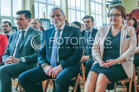  21.03.2018 PIASECZNO<br />DZIEN NOWYCH TECHNOLOGII W EDUKACJI Z UDZIALEM MINISTER EDUKACJI NARODOWEJ ANNY ZALEWSKIEJ<br />N/Z ANNA ZALEWSKA PAWEL POSZYTEK DYREKTOR GENERALNY FUNDACJA ROZWOJU SYSTEMU EDUKACJI WOJCIECH KAMIENIECKI - DYREKTOR NASK<br /> 