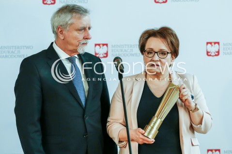  21.03.2018 PIASECZNO<br />DZIEN NOWYCH TECHNOLOGII W EDUKACJI Z UDZIALEM MINISTER EDUKACJI NARODOWEJ ANNY ZALEWSKIEJ<br />N/Z ANNA ZALEWSKA - MINISTER EDUKACJI NARODOWEJ WOJCIECH KAMIENIECKI - DYREKTOR NASK<br /> 