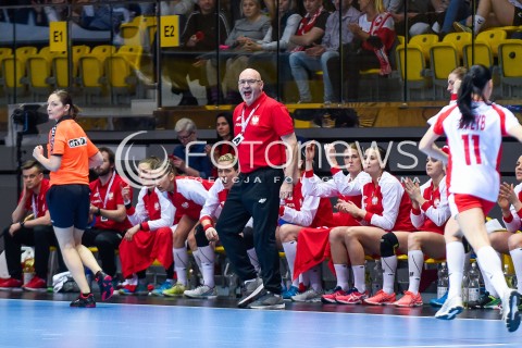  21.03.2018 GDYNIA<br />EHF KWALIFIKACJE DO MISTRZOSTW EUROPY W PILCE RECZNEJ KOBIET 2018<br />EHF WOMENS EUROPEAN CHAMPIONSHIPS QUALIFICATION<br />MECZ POLSKA (poland) - CZARNOGORA (montenegro)<br />N/Z TRENER LESZEK KROWICKI<br /> 
