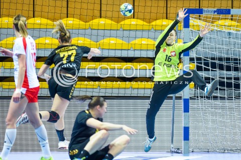  21.03.2018 GDYNIA<br />EHF KWALIFIKACJE DO MISTRZOSTW EUROPY W PILCE RECZNEJ KOBIET 2018<br />EHF WOMENS EUROPEAN CHAMPIONSHIPS QUALIFICATION<br />MECZ POLSKA (poland) - CZARNOGORA (montenegro)<br />N/Z ADRIANNA PLACZEK<br /> 