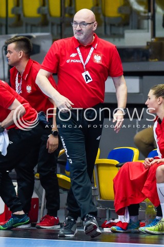  21.03.2018 GDYNIA<br />EHF KWALIFIKACJE DO MISTRZOSTW EUROPY W PILCE RECZNEJ KOBIET 2018<br />EHF WOMENS EUROPEAN CHAMPIONSHIPS QUALIFICATION<br />MECZ POLSKA (poland) - CZARNOGORA (montenegro)<br />N/Z TRENER LESZEK KROWICKI<br /> 