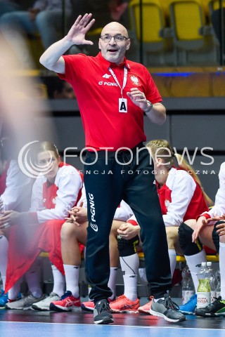  21.03.2018 GDYNIA<br />EHF KWALIFIKACJE DO MISTRZOSTW EUROPY W PILCE RECZNEJ KOBIET 2018<br />EHF WOMENS EUROPEAN CHAMPIONSHIPS QUALIFICATION<br />MECZ POLSKA (poland) - CZARNOGORA (montenegro)<br />N/Z TRENER LESZEK KROWICKI<br /> 