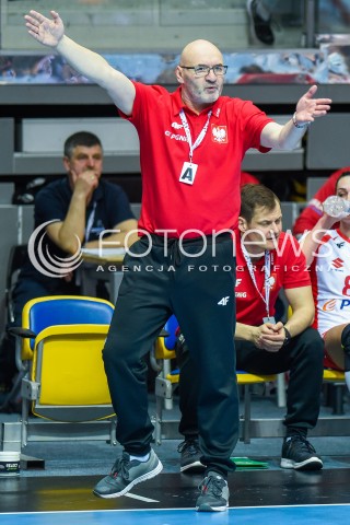  21.03.2018 GDYNIA<br />EHF KWALIFIKACJE DO MISTRZOSTW EUROPY W PILCE RECZNEJ KOBIET 2018<br />EHF WOMENS EUROPEAN CHAMPIONSHIPS QUALIFICATION<br />MECZ POLSKA (poland) - CZARNOGORA (montenegro)<br />N/Z TRENER LESZEK KROWICKI SYLWETKA<br /> 
