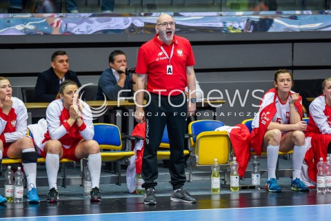  21.03.2018 GDYNIA<br />EHF KWALIFIKACJE DO MISTRZOSTW EUROPY W PILCE RECZNEJ KOBIET 2018<br />EHF WOMENS EUROPEAN CHAMPIONSHIPS QUALIFICATION<br />MECZ POLSKA (poland) - CZARNOGORA (montenegro)<br />N/Z TRENER LESZEK KROWICKI SYLWETKA<br /> 