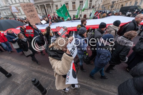  23.03.2018 WARSZAWA<br />CZARNY PIATEK PROTEST<br />N/Z UCZESTNICY WYDARZENIA<br /> 