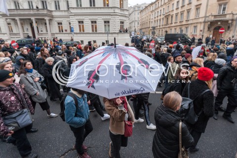  23.03.2018 WARSZAWA<br />CZARNY PIATEK PROTEST<br />N/Z UCZESTNICY WYDARZENIA<br /> 