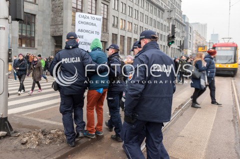  23.03.2018 WARSZAWA<br />CZARNY PIATEK PROTEST<br />N/Z UCZESTNICY WYDARZENIA<br /> 