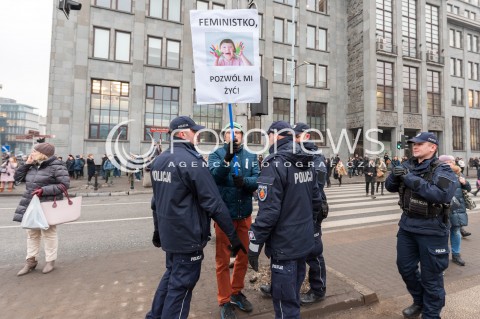  23.03.2018 WARSZAWA<br />CZARNY PIATEK PROTEST<br />N/Z UCZESTNICY WYDARZENIA<br /> 