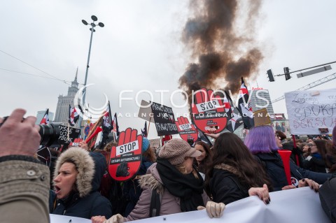  23.03.2018 WARSZAWA<br />CZARNY PIATEK PROTEST<br />N/Z UCZESTNICY WYDARZENIA RACE<br /> 