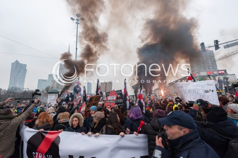  23.03.2018 WARSZAWA<br />CZARNY PIATEK PROTEST<br />N/Z UCZESTNICY WYDARZENIA RACE<br /> 