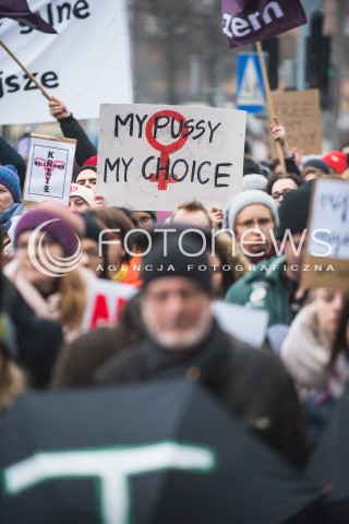  23.03.2018 GDANSK<br />CZARNY PIATEK - PROTEST KOBIET PRZECIWKO USTAWIE ANTYABORCYJNEJ<br />N/Z TRANSPARENT MY PUSSY MY CHOICE<br /> 