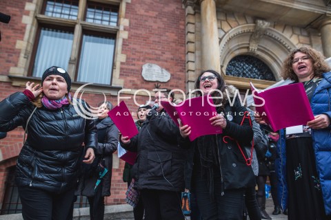  23.03.2018 GDANSK<br />CZARNY PIATEK - PROTEST KOBIET PRZECIWKO USTAWIE ANTYABORCYJNEJ<br />N/Z MANIFESTUJACE KOBIETY<br /> 