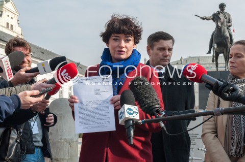  26.03.2018 WARSZAWA<br />KONFERENCJA SLD DOTYCZACA ODBIERANIA EMERYTUR SLUZBOM MUNDUROWYM LIST DO PREZYDENTA<br />N/Z MONIKA JARUZELSKA JANUSZ ZEMKE ANNA MARIA ZUKOWSKA<br /> 