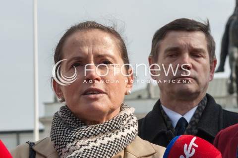  26.03.2018 WARSZAWA<br />KONFERENCJA SLD DOTYCZACA ODBIERANIA EMERYTUR SLUZBOM MUNDUROWYM LIST DO PREZYDENTA<br />N/Z MONIKA JARUZELSKA MAREK BIELEC<br /> 
