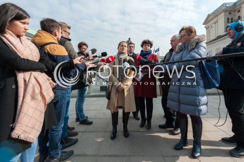  26.03.2018 WARSZAWA<br />KONFERENCJA SLD DOTYCZACA ODBIERANIA EMERYTUR SLUZBOM MUNDUROWYM LIST DO PREZYDENTA<br />N/Z MONIKA JARUZELSKA JANUSZ ZEMKE ANNA MARIA ZUKOWSKA<br /> 