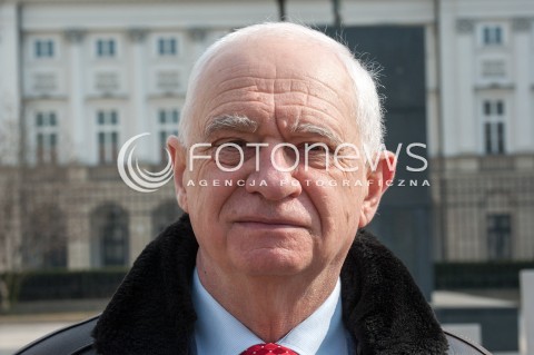  26.03.2018 WARSZAWA<br />KONFERENCJA SLD DOTYCZACA ODBIERANIA EMERYTUR SLUZBOM MUNDUROWYM LIST DO PREZYDENTA<br />N/Z JANUSZ ZEMKE<br /> 