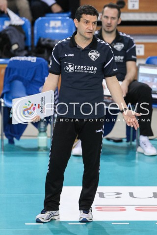  28.03.2018 RZESZOW <br />SIATKOWKA LIGA SIATKOWKI KOBIET LSK 2017/2018 WOMEN VOLLEYBALL POLAND POLISH LEAGUE <br />MECZ DEVELOPRES SKYRES RZESZOW - TREFL PROXIMA KRAKOW <br />N/Z LORENZO MICELLI - I TRENER ( HEAD COACH ) SYLWETKA <br /> 