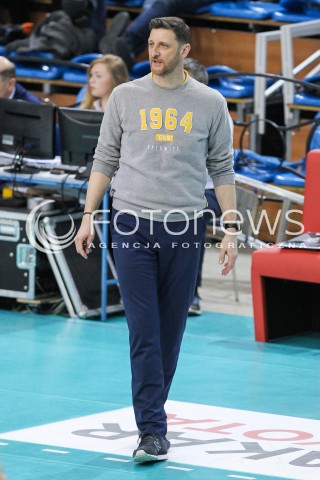  30.03.2018 RZESZOW<br />SIATKOWKA PLUSLIGA 2017/2018 MEN VOLLEYBALL POLAND POLISH PLUS LIGA LEAGUE SEASON 2017/2018<br />MECZ ASSECO RESOVIA RZESZOW - GKS KATOWICE <br />N/Z PIOTR GRUSZKA - I TRENER ( HEAD COACH ) SYLWETKA <br /> 