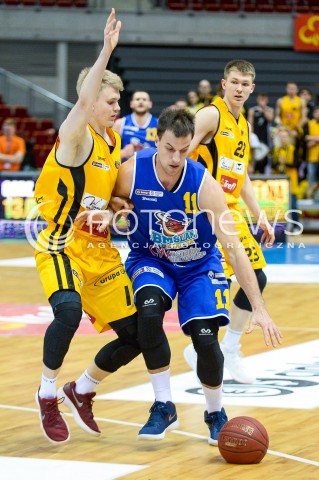  31.03.2018 GDANSK<br />ENERGA BASKET LIGA SEZON 2017/2018<br />MECZ TREFL SOPOT - BM SLAM STAL OSTROW WIELKOPOLSKI<br />N/Z MICHAL KOLENDA JURE SKIFIC<br /> 