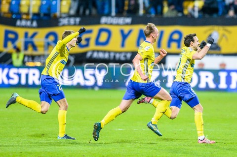  31.03.2018 GDYNIA <br />PILKA NOZNA - EKSTRAKLASA SEZON 2017/2018<br />MECZ ARKA GDYNIA - LEGIA WARSZAWA<br />N/Z SERGEI KRIVETS ADAM MARCINIAK ANDRII BOGDANOV RADOSC BRAMKA GOL NA 1:0<br /> 