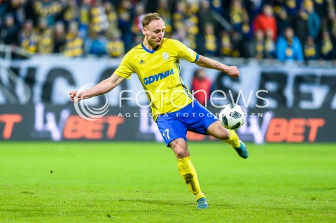  31.03.2018 GDYNIA <br />PILKA NOZNA - EKSTRAKLASA SEZON 2017/2018<br />MECZ ARKA GDYNIA - LEGIA WARSZAWA<br />N/Z ADAM MARCINIAK<br /> 