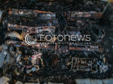  06.04.2018 GNIEWINO<br />
KRAJOBRAZ PO POZARZE SKLEPU SPOZYWCZEGO DELIKATESY CENTRUM<br />
N/Z WIDOK SKLEPU Z GORY NA KTORYM WIDAC ROZMIARY POZARU<br />
 