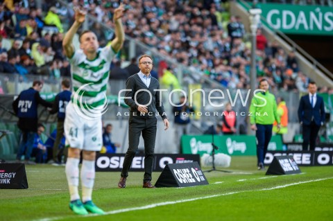  07.04.2018 GDANSK<br />PILKA NOZNA - EKSTRAKLASA SEZON 2017/2018<br />MECZ LECHIA GDANSK - ARKA GDYNIA<br />N/Z PIOTR STOKOWIEC SYLWETKA<br /> 