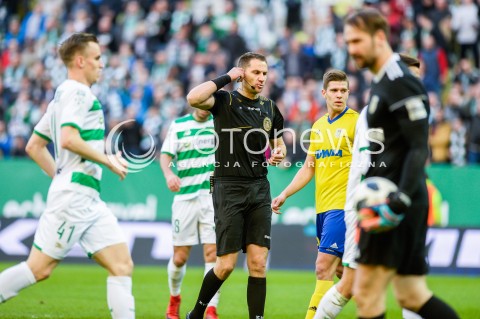  07.04.2018 GDANSK<br />PILKA NOZNA - EKSTRAKLASA SEZON 2017/2018<br />MECZ LECHIA GDANSK - ARKA GDYNIA<br />N/Z TOMASZ KWIATKOWSKI KARNY DLA LECHII<br /> 