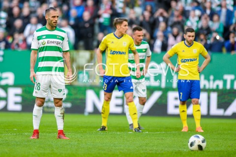  07.04.2018 GDANSK<br />PILKA NOZNA - EKSTRAKLASA SEZON 2017/2018<br />MECZ LECHIA GDANSK - ARKA GDYNIA<br />N/Z FLAVIO PAIXAO RZUT KARNY DLA LECHII<br /> 