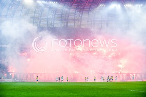  07.04.2018 GDANSK<br />PILKA NOZNA - EKSTRAKLASA SEZON 2017/2018<br />MECZ LECHIA GDANSK - ARKA GDYNIA<br />N/Z KIBICE OPRAWA LECHII GDANSK RACE DYM<br /> 