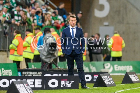  07.04.2018 GDANSK<br />PILKA NOZNA - EKSTRAKLASA SEZON 2017/2018<br />MECZ LECHIA GDANSK - ARKA GDYNIA<br />N/Z LESZEK OJRZYNSKI SYLWETKA<br /> 