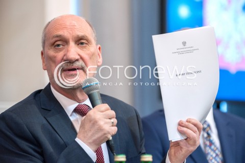  11.04.2018 WARSZAWA<br />PREZENTACJA RAPORTU TECHNICZNEGO PODKOMISJI DO PONOWNEGO ZBADANIA WYPADKU LOTNICZEGO Z DNIA 10 KWIETNIA 2010<br />N/Z ANTONI MACIEREWICZ<br /> 