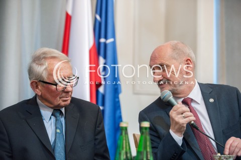  11.04.2018 WARSZAWA<br />PREZENTACJA RAPORTU TECHNICZNEGO PODKOMISJI DO PONOWNEGO ZBADANIA WYPADKU LOTNICZEGO Z DNIA 10 KWIETNIA 2010<br />N/Z ANTONI MACIEREWICZ FRANK TAYLOR<br /> 