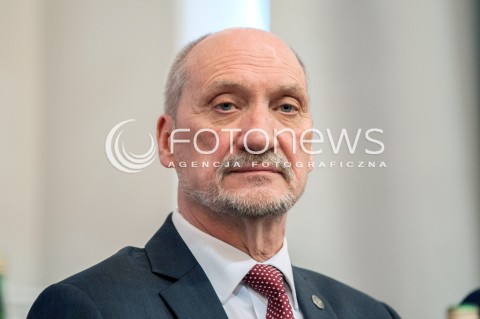  11.04.2018 WARSZAWA<br />PREZENTACJA RAPORTU TECHNICZNEGO PODKOMISJI DO PONOWNEGO ZBADANIA WYPADKU LOTNICZEGO Z DNIA 10 KWIETNIA 2010<br />N/Z ANTONI MACIEREWICZ<br /> 