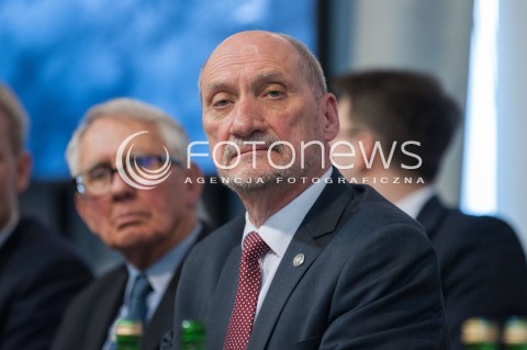  11.04.2018 WARSZAWA<br />PREZENTACJA RAPORTU TECHNICZNEGO PODKOMISJI DO PONOWNEGO ZBADANIA WYPADKU LOTNICZEGO Z DNIA 10 KWIETNIA 2010<br />N/Z ANTONI MACIEREWICZ FRANK TAYLOR<br /> 