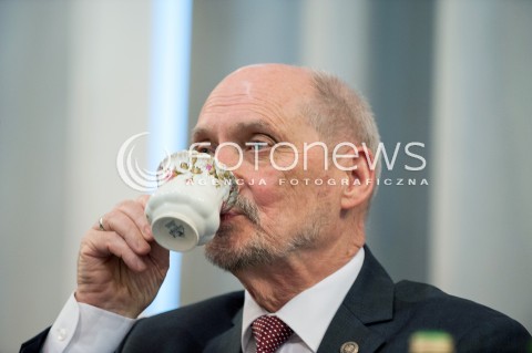  11.04.2018 WARSZAWA<br />PREZENTACJA RAPORTU TECHNICZNEGO PODKOMISJI DO PONOWNEGO ZBADANIA WYPADKU LOTNICZEGO Z DNIA 10 KWIETNIA 2010<br />N/Z ANTONI MACIEREWICZ<br /> 