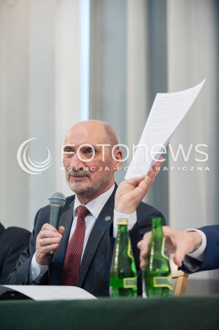  11.04.2018 WARSZAWA<br />PREZENTACJA RAPORTU TECHNICZNEGO PODKOMISJI DO PONOWNEGO ZBADANIA WYPADKU LOTNICZEGO Z DNIA 10 KWIETNIA 2010<br />N/Z ANTONI MACIEREWICZ<br /> 