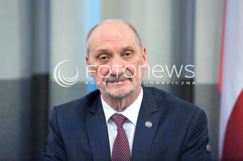  11.04.2018 WARSZAWA<br />PREZENTACJA RAPORTU TECHNICZNEGO PODKOMISJI DO PONOWNEGO ZBADANIA WYPADKU LOTNICZEGO Z DNIA 10 KWIETNIA 2010<br />N/Z ANTONI MACIEREWICZ<br /> 