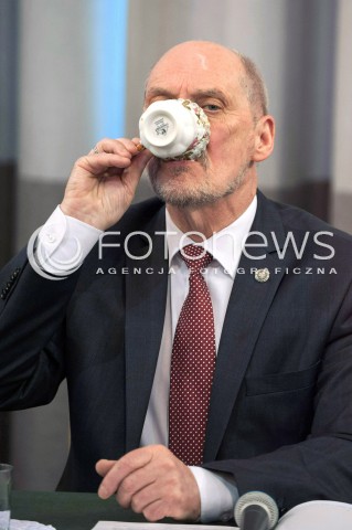  11.04.2018 WARSZAWA<br />PREZENTACJA RAPORTU TECHNICZNEGO PODKOMISJI DO PONOWNEGO ZBADANIA WYPADKU LOTNICZEGO Z DNIA 10 KWIETNIA 2010<br />N/Z ANTONI MACIEREWICZ<br /> 