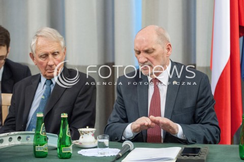  11.04.2018 WARSZAWA<br />PREZENTACJA RAPORTU TECHNICZNEGO PODKOMISJI DO PONOWNEGO ZBADANIA WYPADKU LOTNICZEGO Z DNIA 10 KWIETNIA 2010<br />N/Z ANTONI MACIEREWICZ FRANK TAYLOR<br /> 