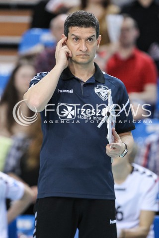  11.04.2018 RZESZOW <br />SIATKOWKA LIGA SIATKOWKI KOBIET LSK 2017/2018 WOMEN VOLLEYBALL POLAND POLISH LEAGUE <br />MECZ DEVELOPRES SKYRES RZESZOW - ENEA PTPS PILA <br />N/Z LORENZO MICELLI - I TRENER ( HEAD COACH ) SYLWETKA <br /> 