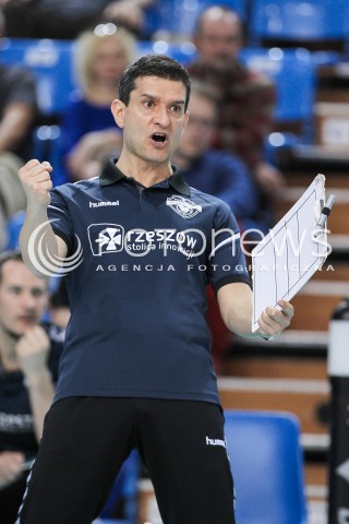  11.04.2018 RZESZOW <br />SIATKOWKA LIGA SIATKOWKI KOBIET LSK 2017/2018 WOMEN VOLLEYBALL POLAND POLISH LEAGUE <br />MECZ DEVELOPRES SKYRES RZESZOW - ENEA PTPS PILA <br />N/Z LORENZO MICELLI - I TRENER ( HEAD COACH ) RADOSC EMOCJE SYLWETKA <br /> 