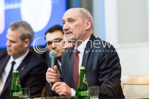  11.04.2018 WARSZAWA<br />PREZENTACJA RAPORTU TECHNICZNEGO PODKOMISJI DO PONOWNEGO ZBADANIA WYPADKU LOTNICZEGO Z DNIA 10 KWIETNIA 2010<br />N/Z ANTONI MACIEREWICZ<br /> 