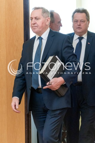  12.04.2018 WARSZAWA<br />POSIEDZENIE KOMITETU STERUJACEGO KRAJOWEGO PROGRAMU OCHRONY POWIETRZA<br />N/Z HENRYK KOWALCZYK JAROSLAW ZIELINSKI<br /> 