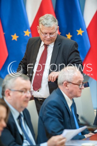  12.04.2018 WARSZAWA<br />POSIEDZENIE KOMITETU STERUJACEGO KRAJOWEGO PROGRAMU OCHRONY POWIETRZA<br />N/Z MAREK SUSKI KRZYSZTOF TCHORZEWSKI ANDRZEJ ADAMCZYK<br /> 