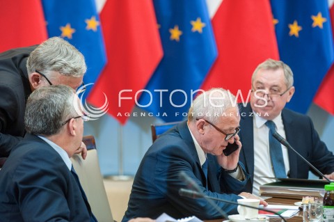  12.04.2018 WARSZAWA<br />POSIEDZENIE KOMITETU STERUJACEGO KRAJOWEGO PROGRAMU OCHRONY POWIETRZA<br />N/Z MAREK SUSKI KRZYSZTOF TCHORZEWSKI ANDRZEJ ADAMCZYK HENRYK KOWALCZYK<br /> 