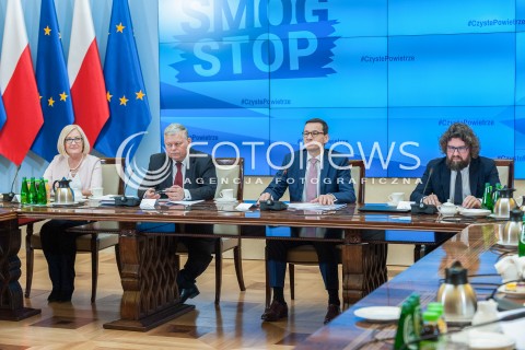  12.04.2018 WARSZAWA<br />POSIEDZENIE KOMITETU STERUJACEGO KRAJOWEGO PROGRAMU OCHRONY POWIETRZA<br />N/Z MATEUSZ MORAWIECKI MAREK SUSKI PIOTR WOZNY JOANNA KOPCINSKA<br /> 